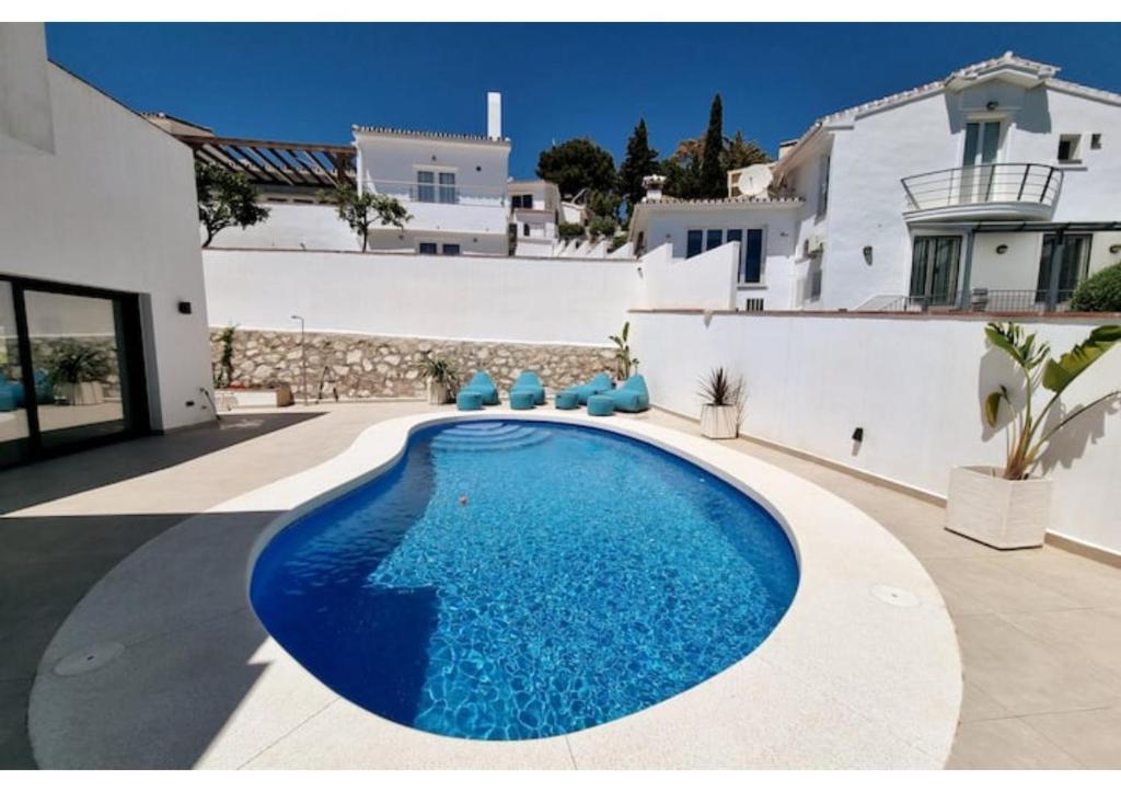 Luxury villa with private pool - 5
