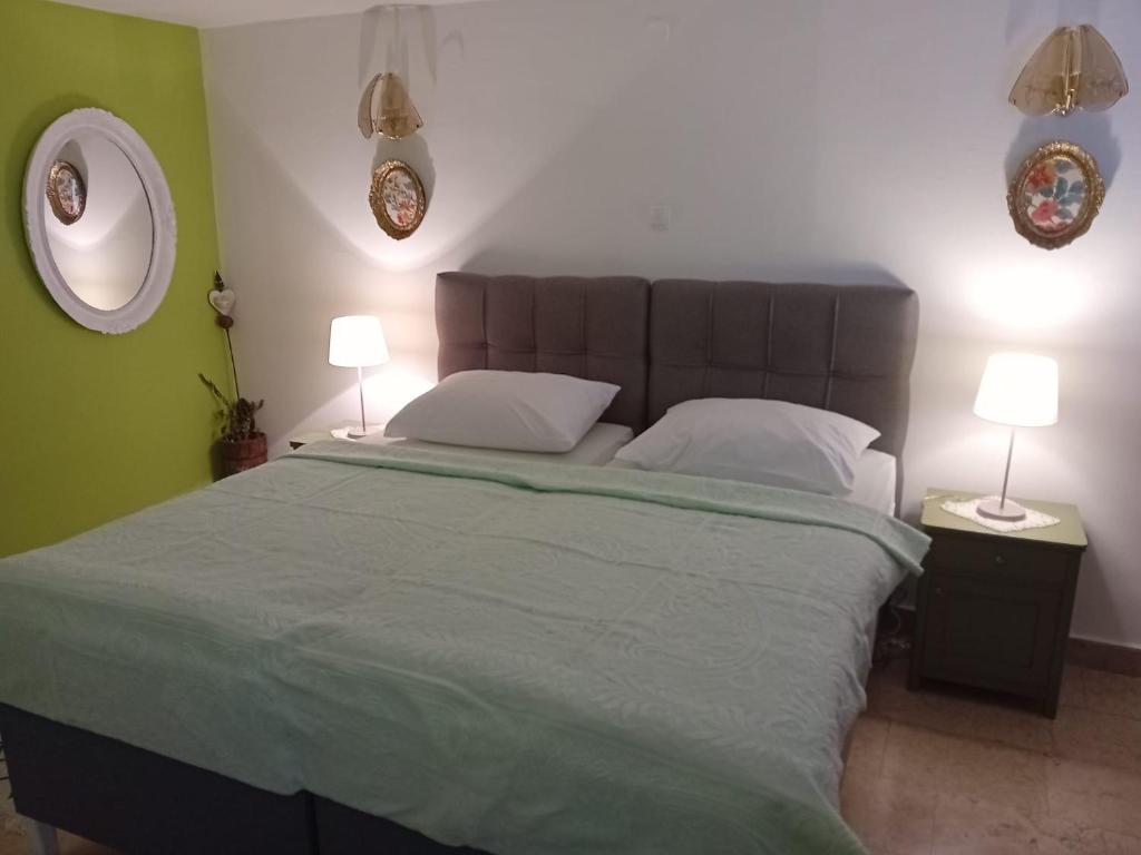 Green Lily Apartments - 4