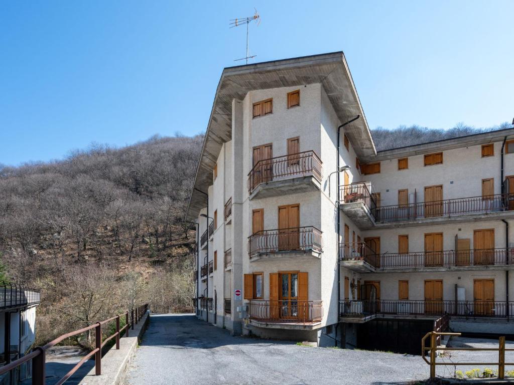 Apartment Ai piedi del Monte by Interhome - 2