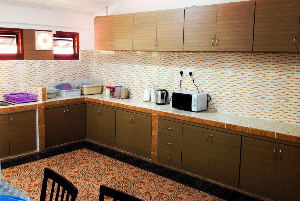 Kitchen, Nur Muslim Homestay At Kota Bharu in Kota Bharu
