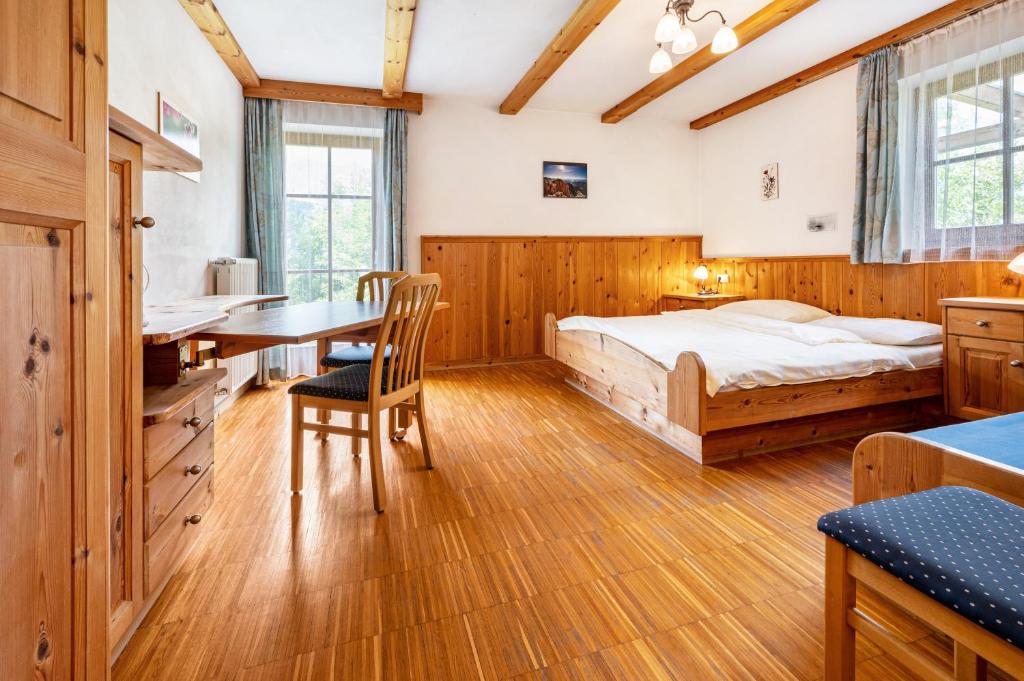Lindenhof Apt 6 - 5