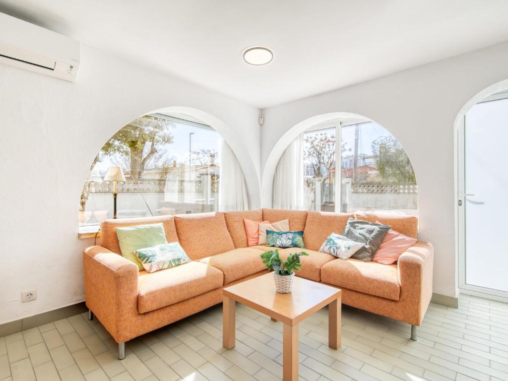 Apartment Las Palmeras-2 by Interhome - 2