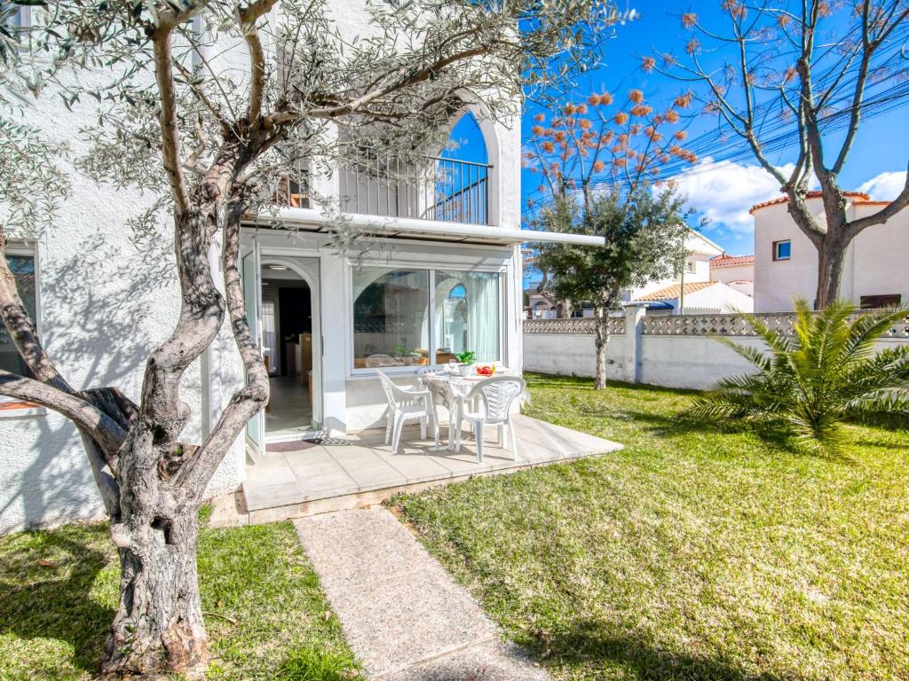 Apartment Las Palmeras-2 by Interhome - 1