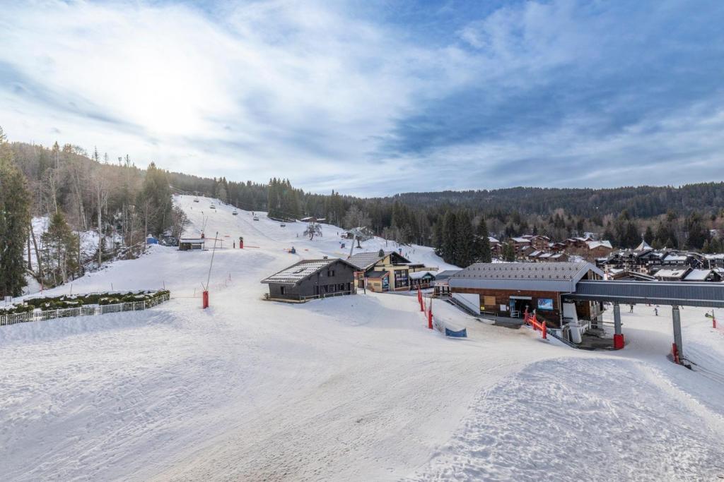 8 pers – Pied des pistes à Morillon - 3