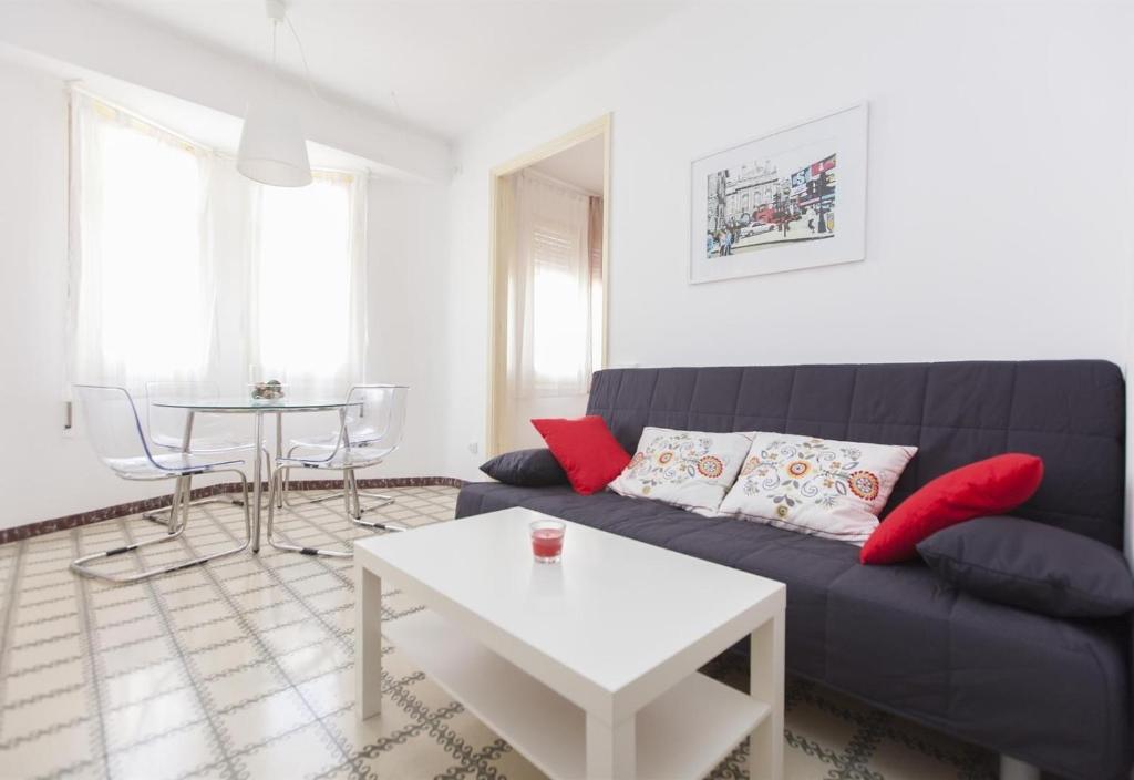 3 bedroom apartment next to Plaza - 1
