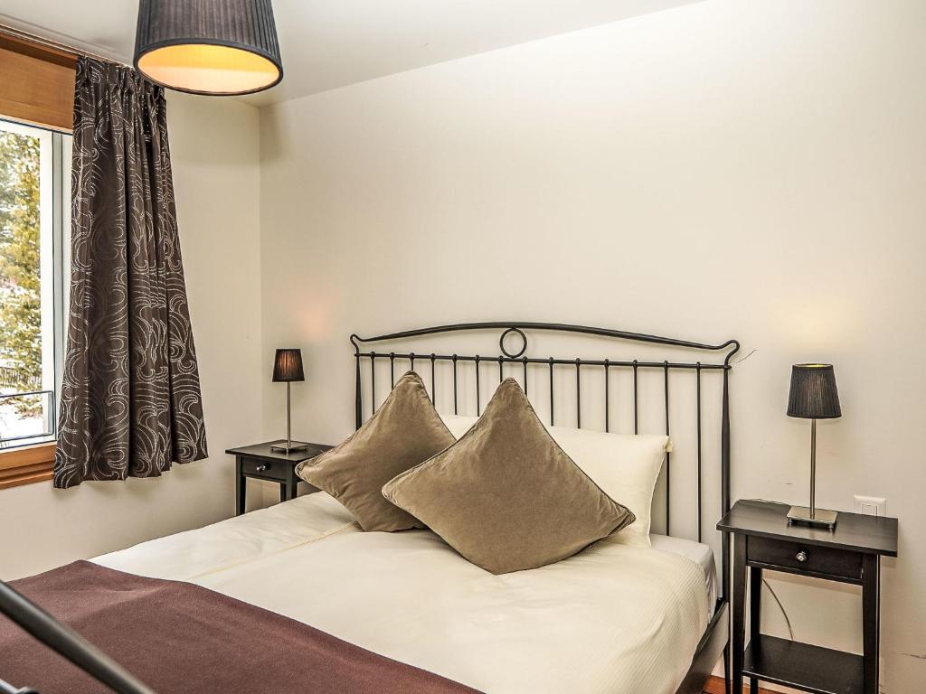 Apartment Chesa Chalcherin 3 by Interhome - 3