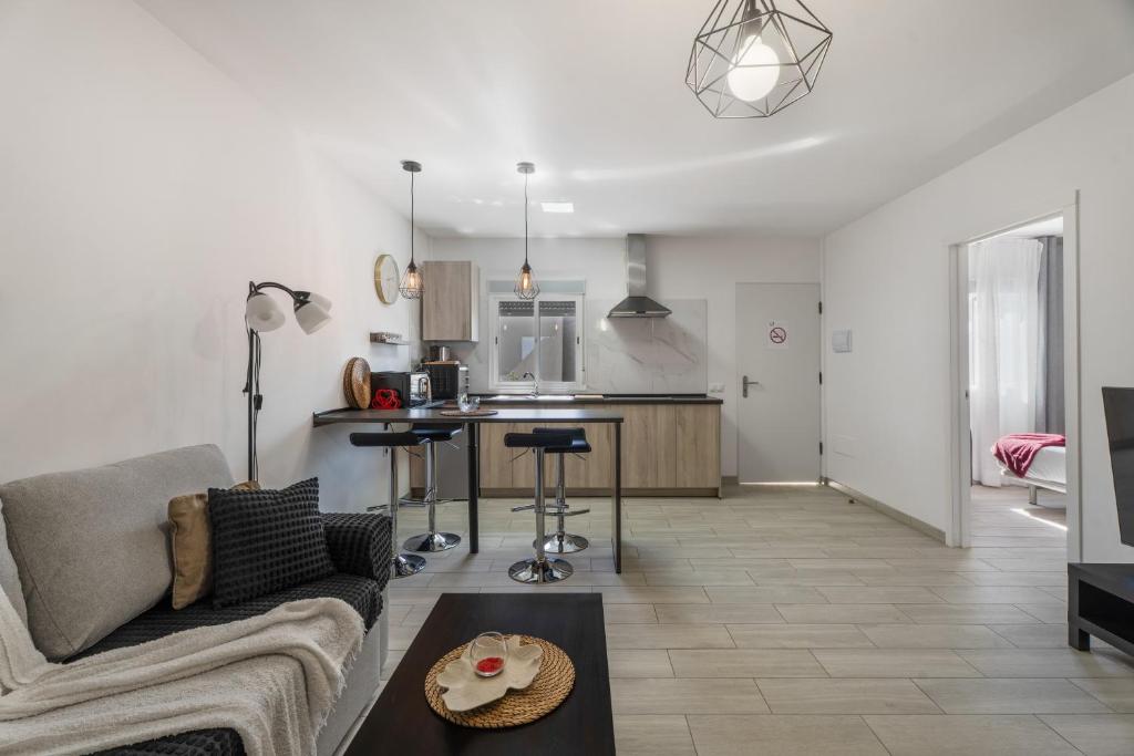 2 Apartamentos Omanai Tenerife Sur - 4