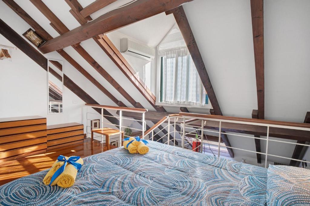 Lovely Loft - 1