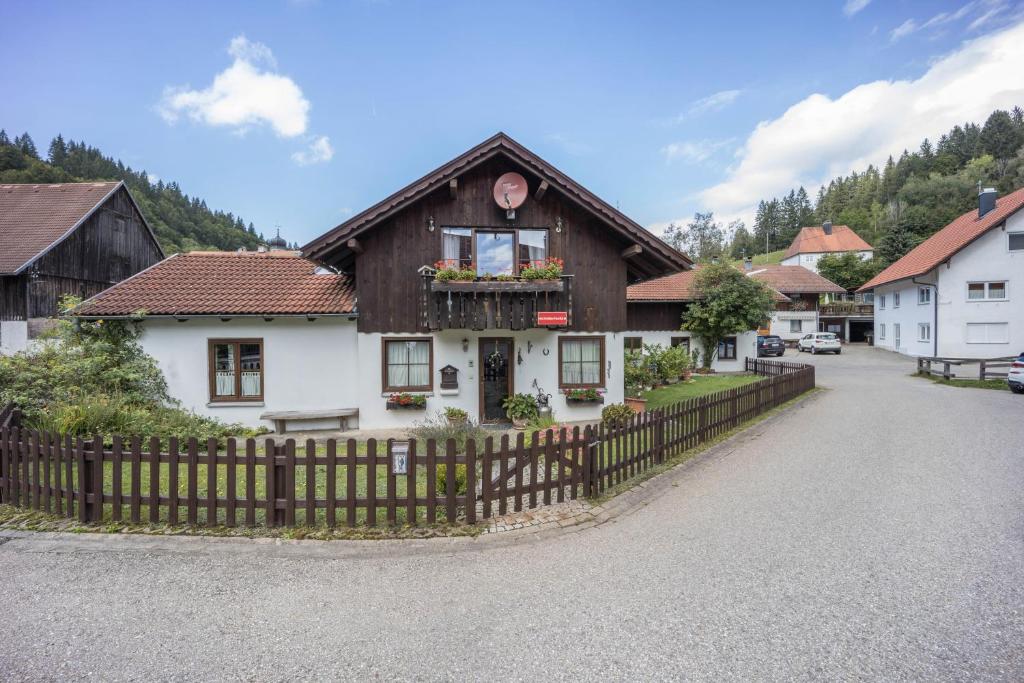 Ferienwohnung im Haus Kreuzthal - 1