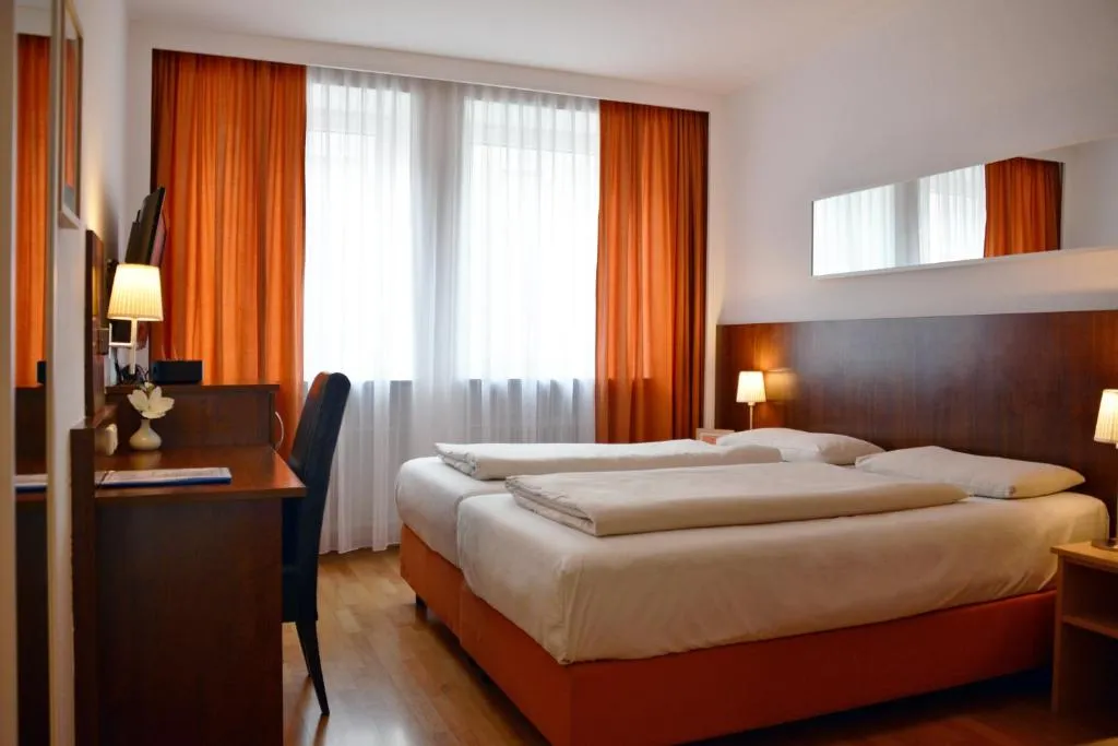 Hotel Italia, Hotel in München