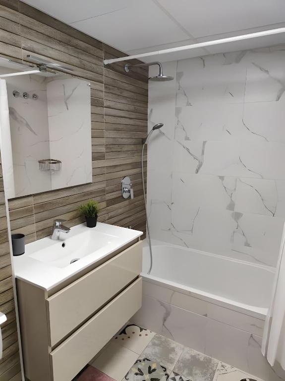 Ferienwohnung mit Pool 50m Strand - 5