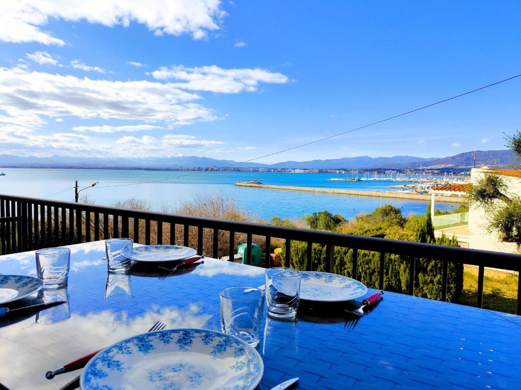 Apartamento en Roses con Terraza y Parking para 6 - ES-258-116 - 1
