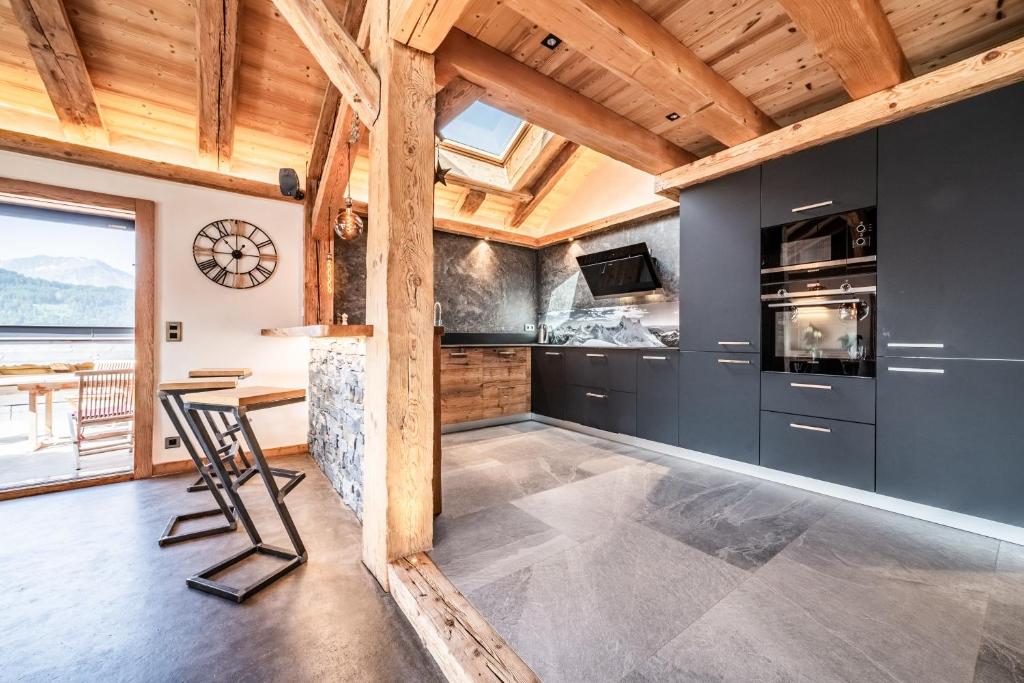 Le Perray Alpine Lodge - 4