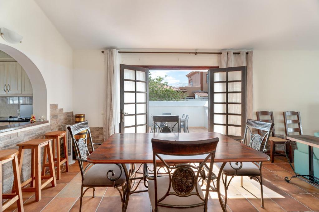 3-bedroom Villa in Golf del Sur - 4