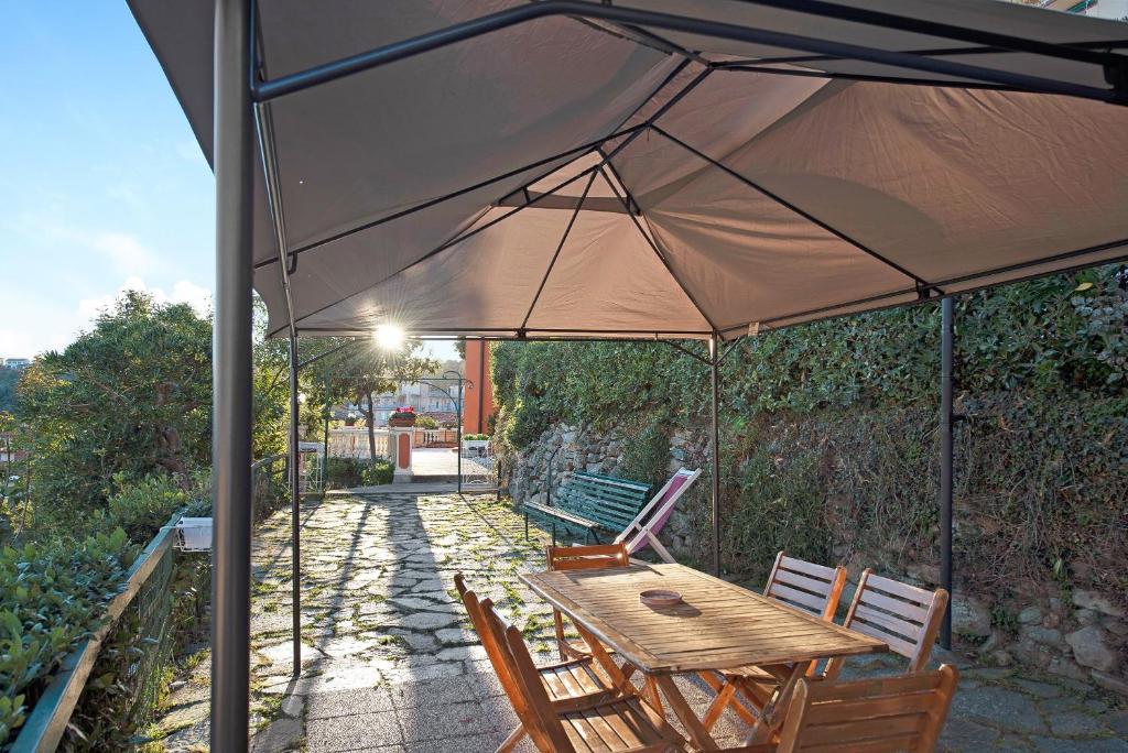 Trilocale in villa vista mare Apt 3 - 2