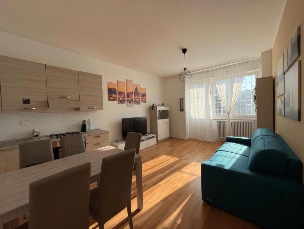 Modern Apartment near Tiburtina Station by RHR - 4