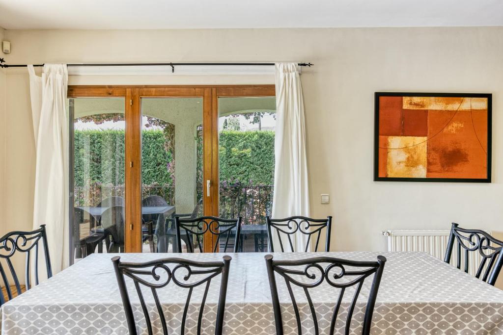 Fantastic Family Villa - 3