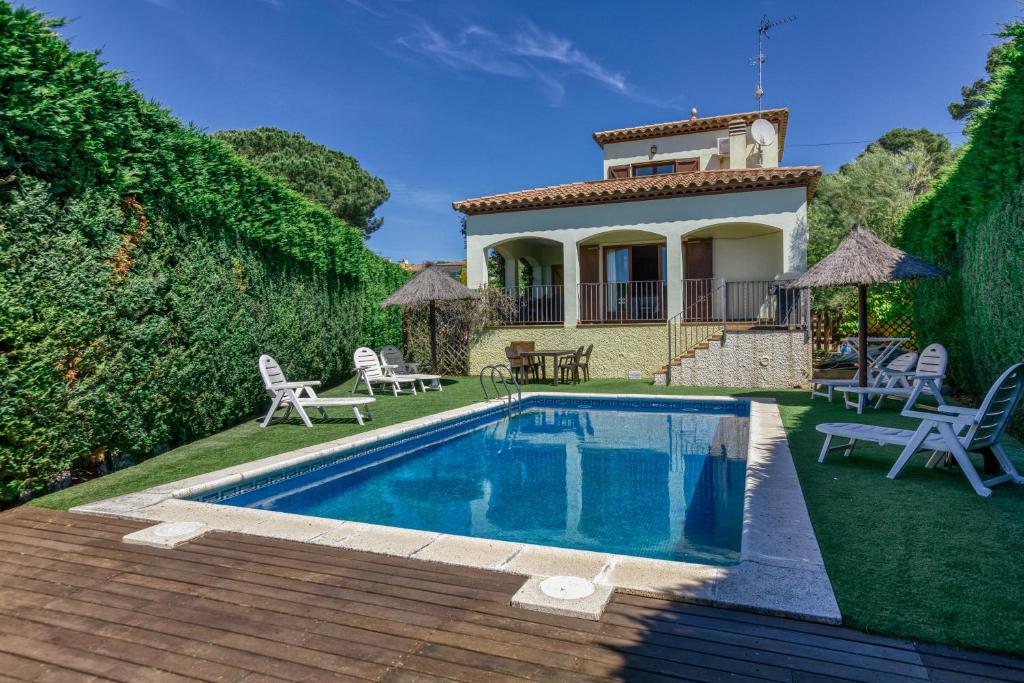 Fantastic Family Villa - 1