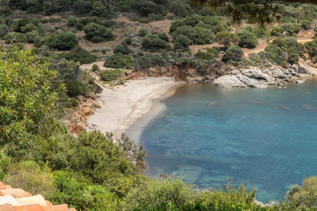 Accu is Prezzus D fronte mare - 2