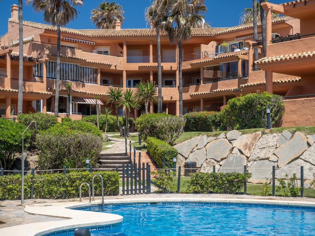 Fantastic beachfront apartment - 5