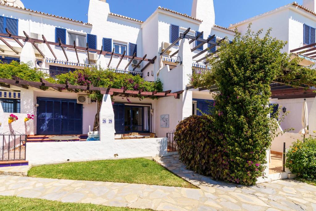 Charming Apartment with Sea Views - 5