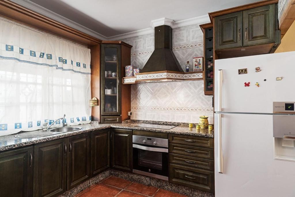 Villa Mayo con piscina privada - 4