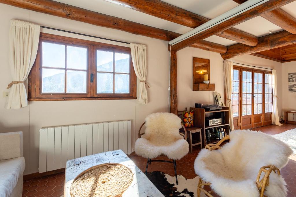 South-facing Chalet With Views - 3