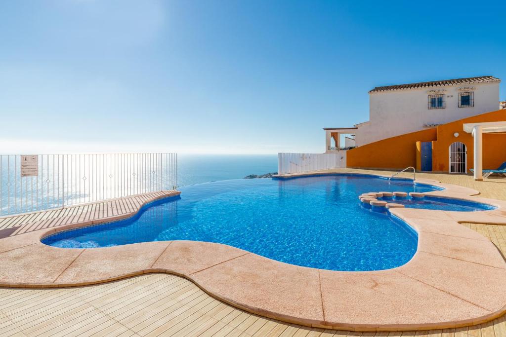 180-degrees sea view with pool - 4