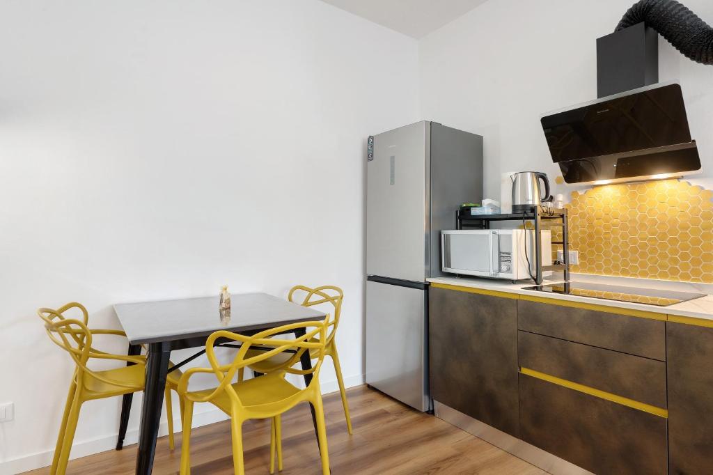 Honey Home With Parking - 5