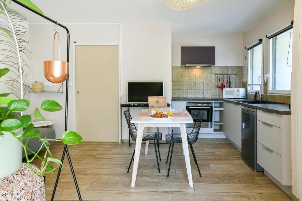 Chez Flo - clim parking - clg - 2