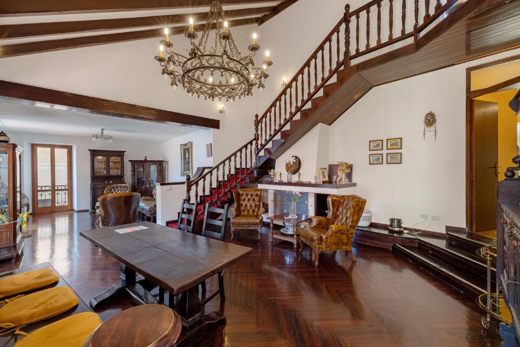 Very Elegant Historic Apartment F2 - 2