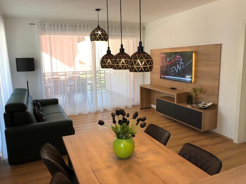 Jj City Apartment - 1