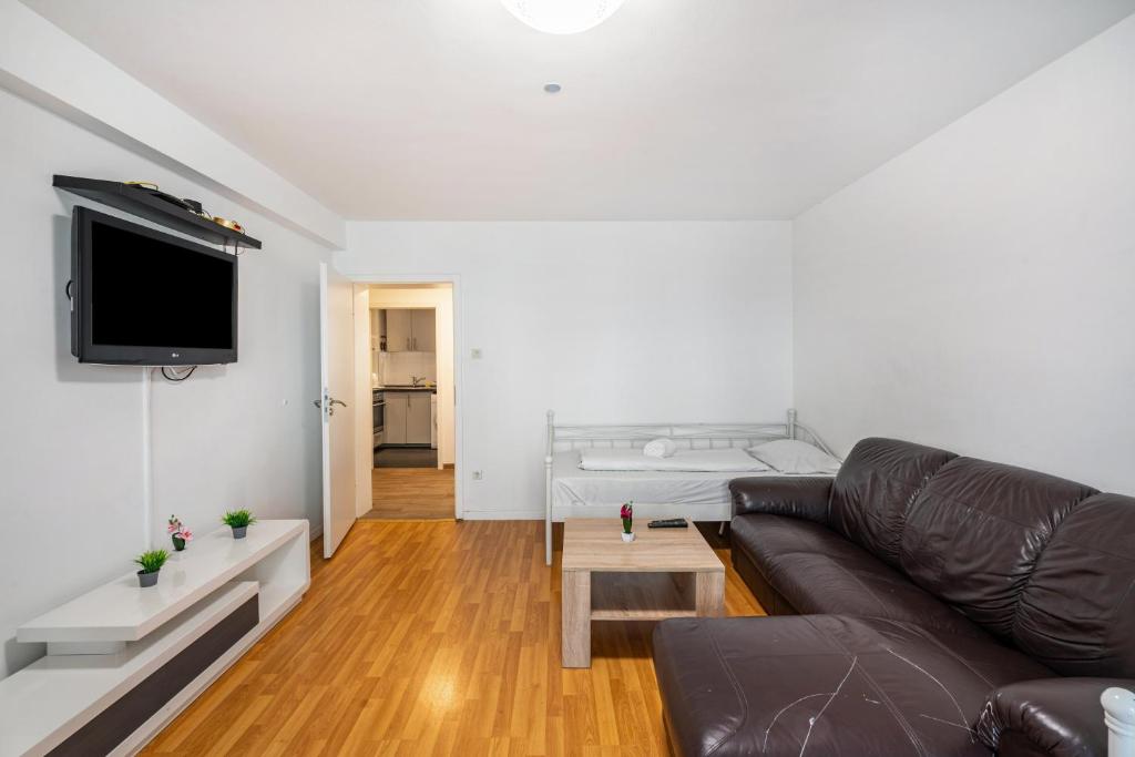 Aldars Urban Suite No.10 - 4