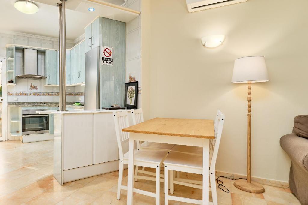 Poolside Apartment Nerja - 4
