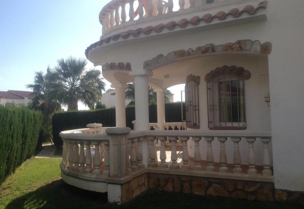 Lovely villa in family resort - 3