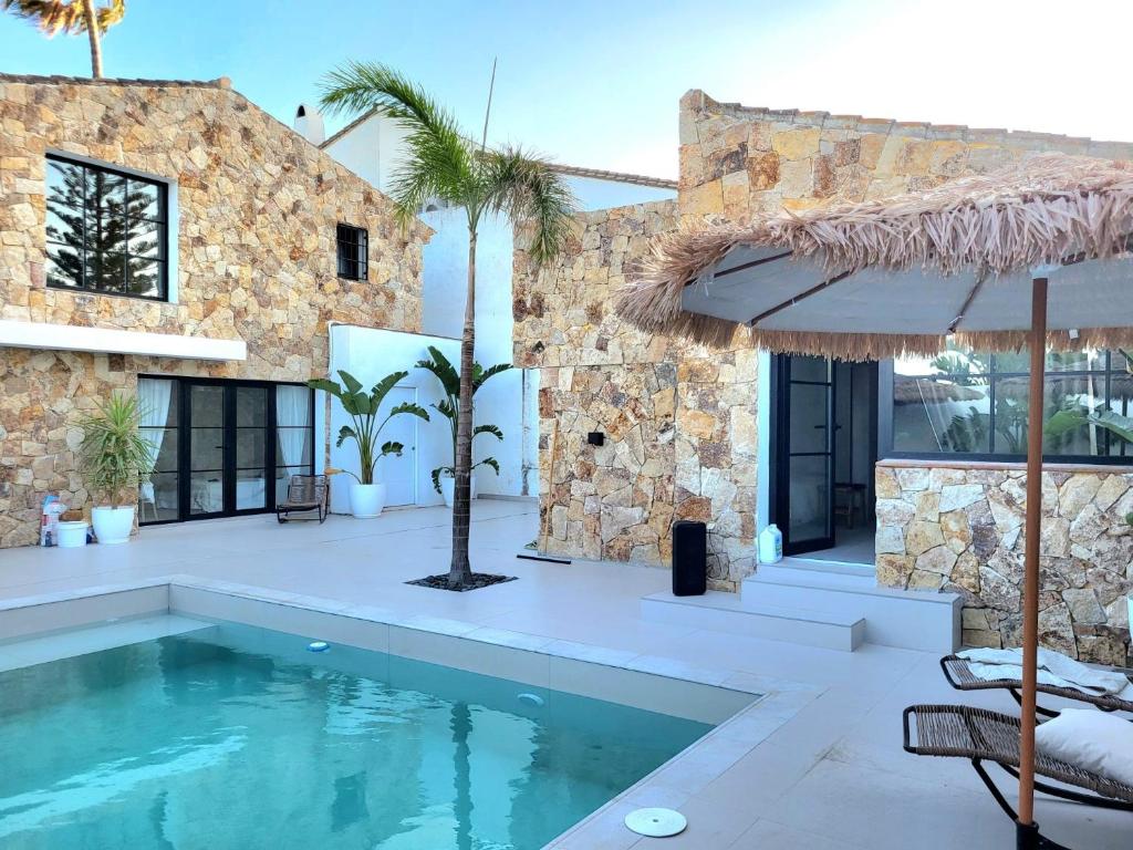 Beachfront Villa - 3
