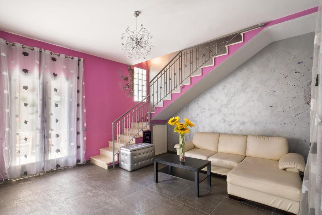 Elysium Luxe Suites - 2