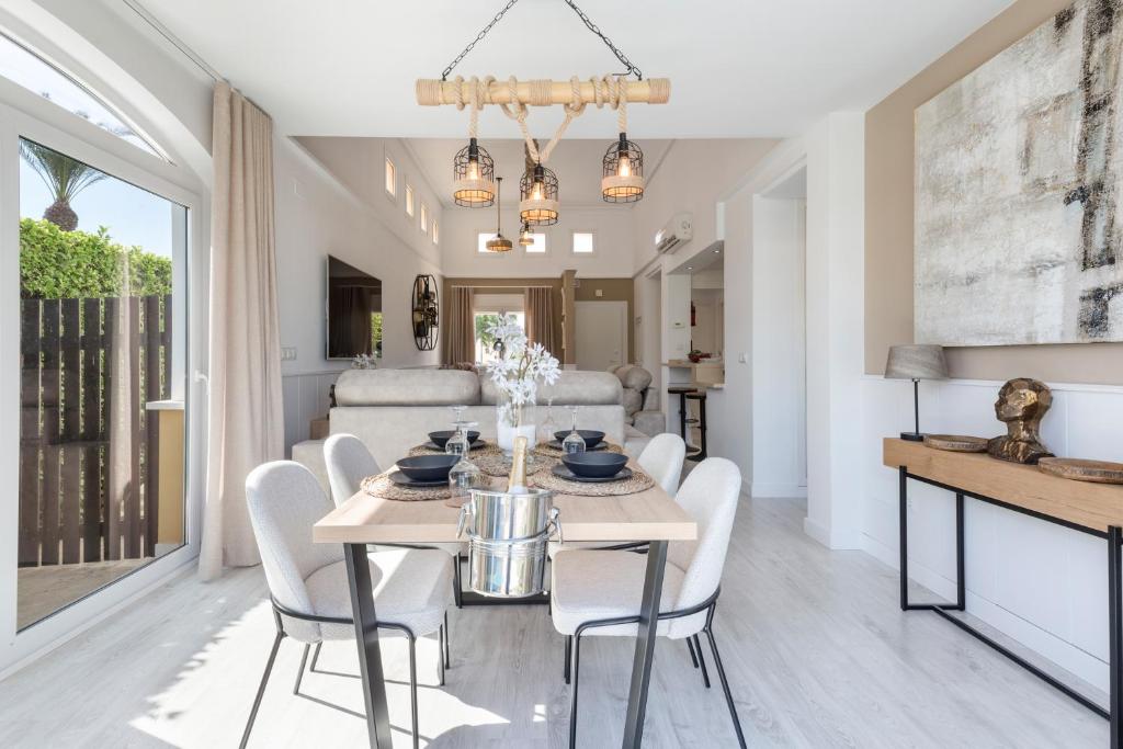 Luxury Frontline Golf Villa - 5