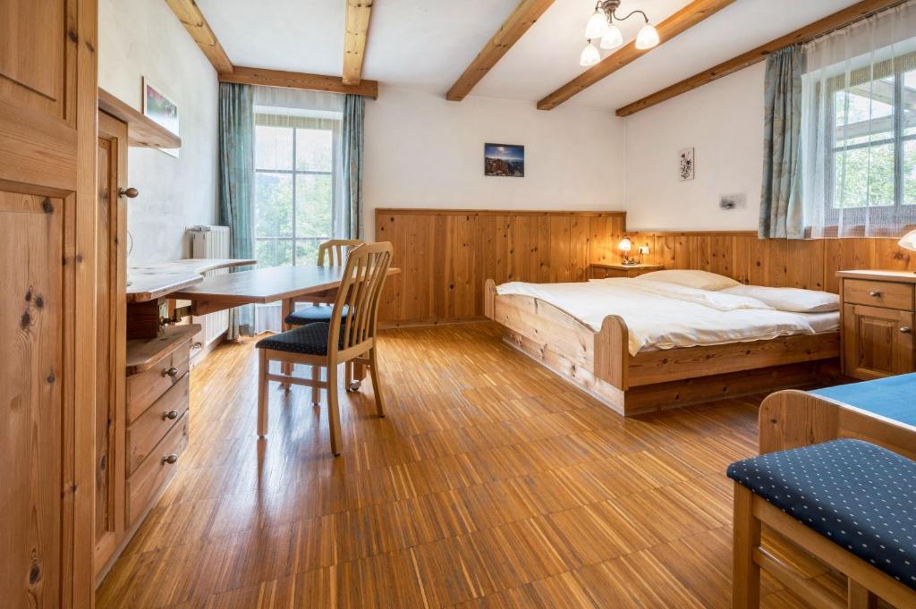 Lindenhof Apt 7 - 5
