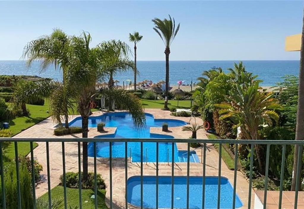 Frontline Beach Apartment - 1