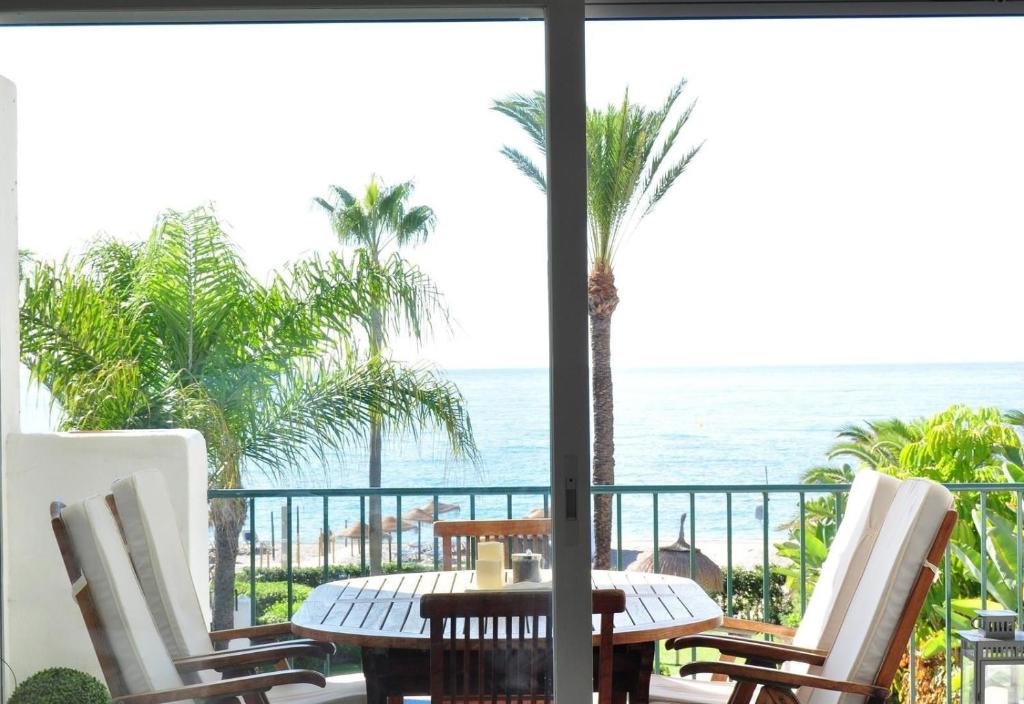 Frontline Beach Apartment - 2