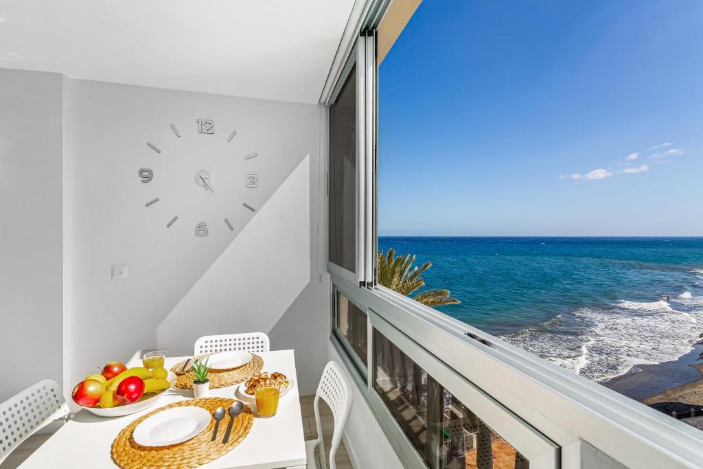 Newly Refurbished Beachfront - 4