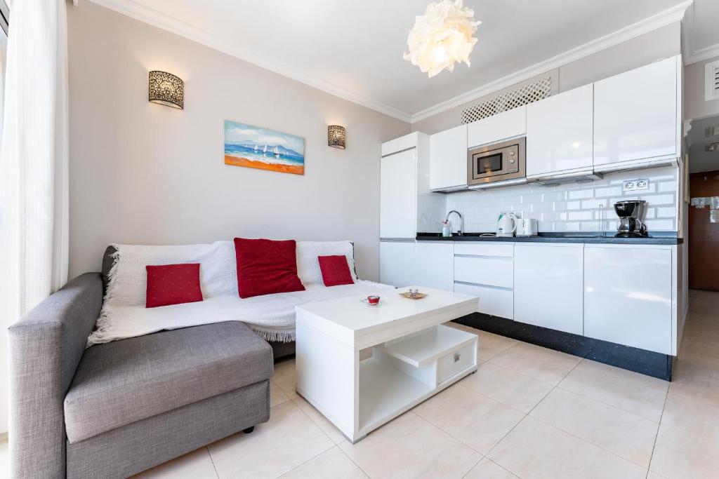 Stunning marina view apartment - 4