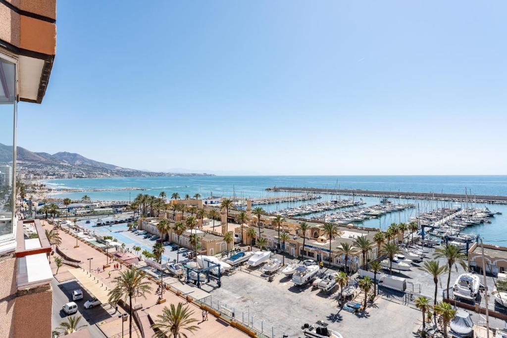 Stunning marina view apartment - 2