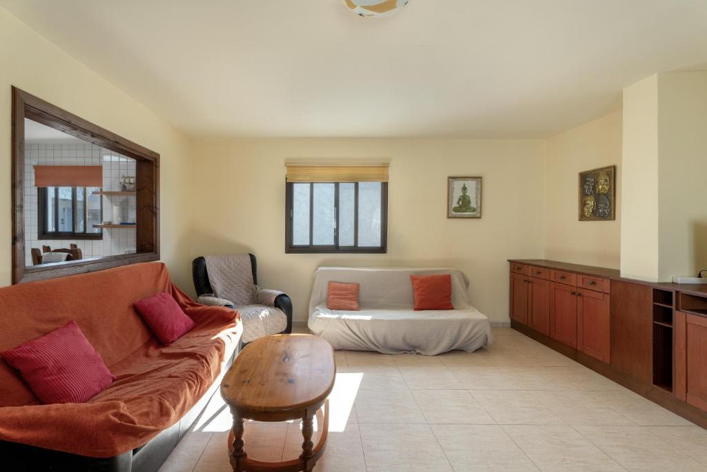 Big 2-bedroom in Tenerife South - 4