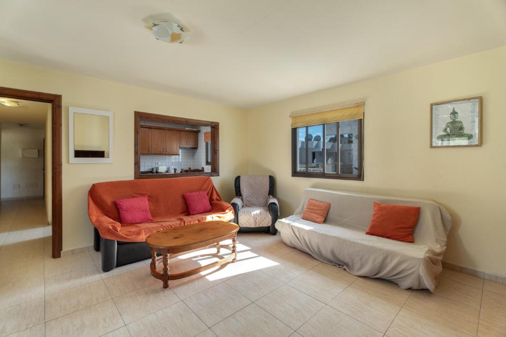 Big 2-bedroom in Tenerife South - 3