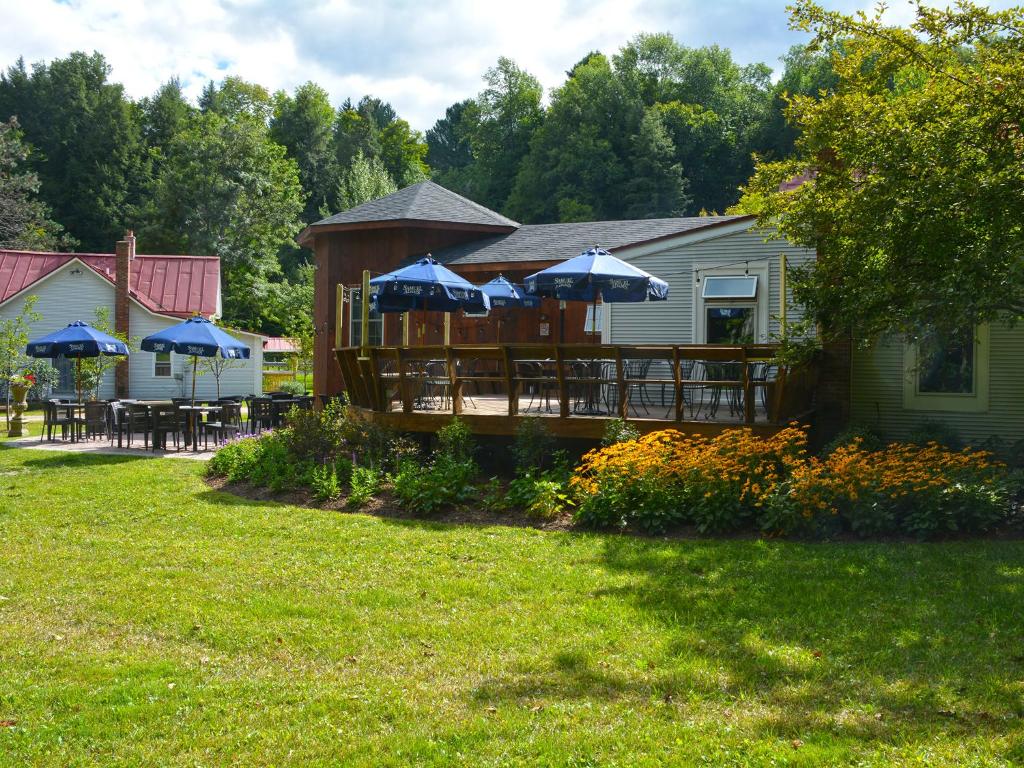 Hyde Away Inn photo