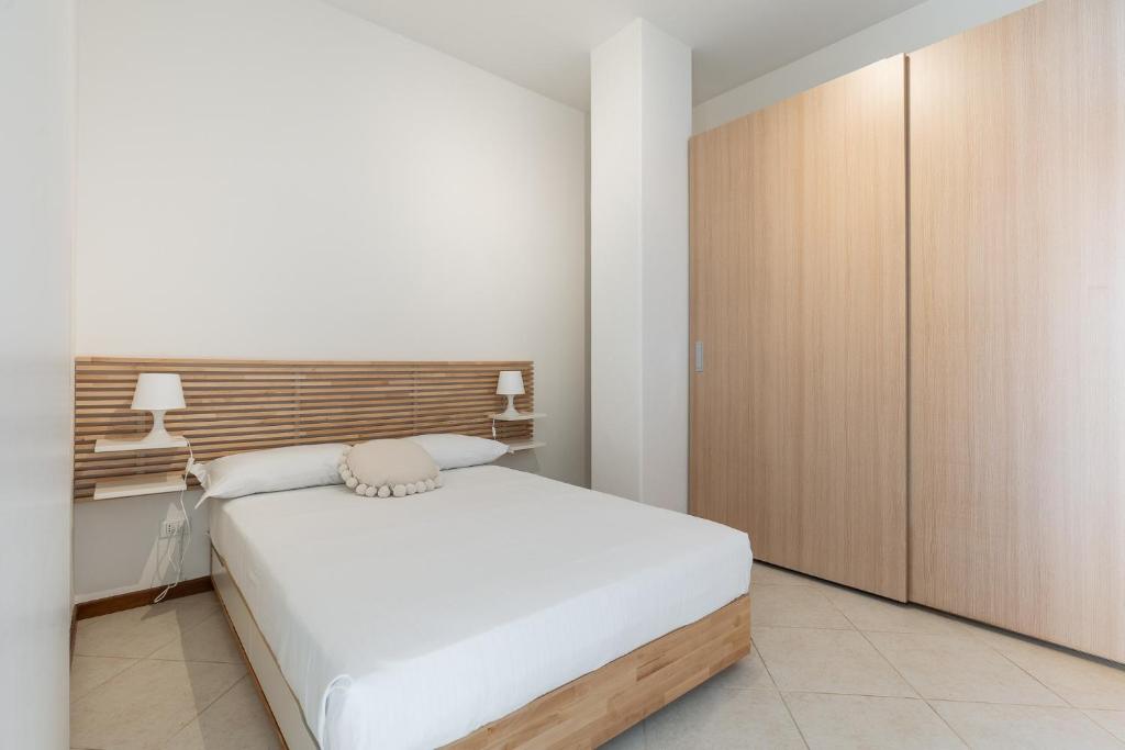Light-Filled Flat by Wonderful Italy - 3