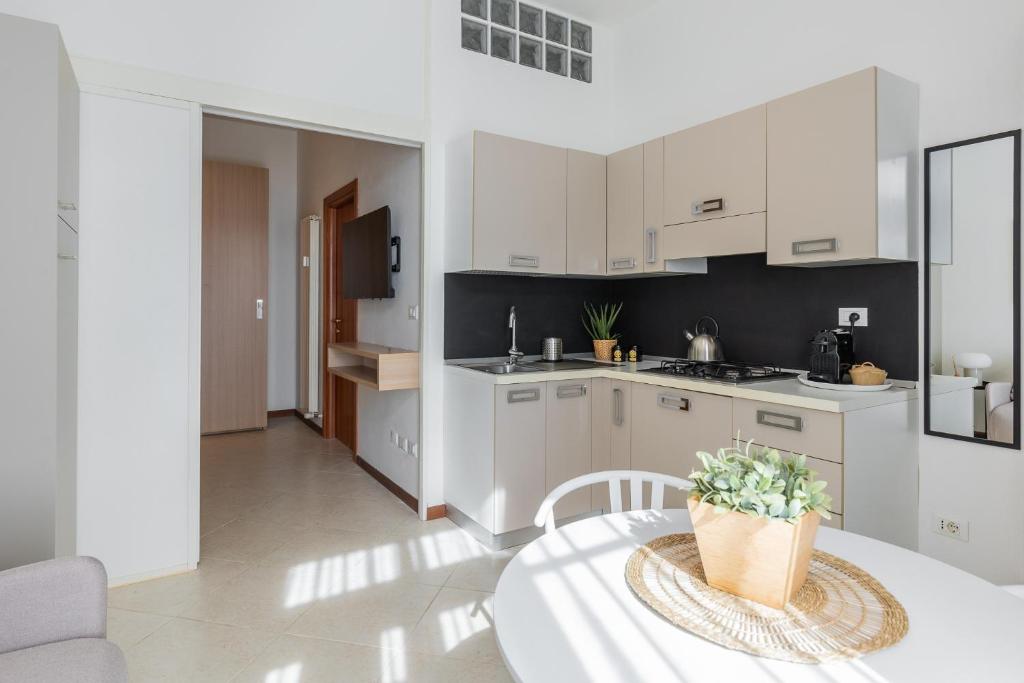 Light-Filled Flat by Wonderful Italy - 4