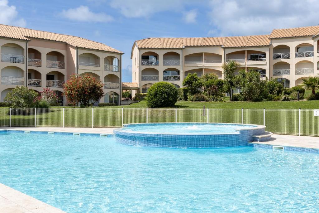 T3, piscine, jardin, proche golf - 1